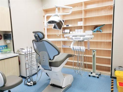 2025年深圳青檸檬口腔門(mén)診部?jī)r(jià)格表更新 種植牙2280+矯正6800+ 性?xún)r(jià)比高預(yù)約方便  